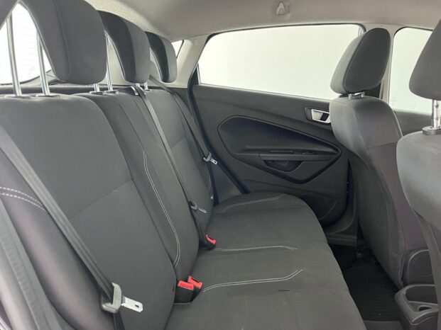 
								FORD FIESTA 1.6 SEL HATCH 16V FLEX 4P MANUAL 2017 full									