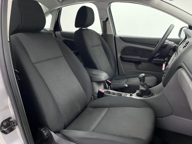 
								FORD FOCUS 2.0 GLX SEDAN 16V GASOLINA 4P MANUAL 2009 full									