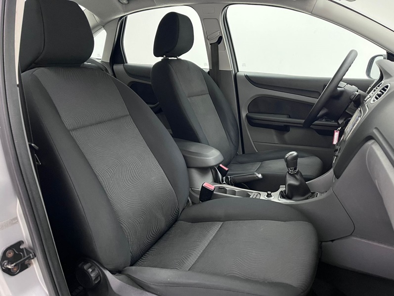 FORD FOCUS 2.0 GLX SEDAN 16V GASOLINA 4P MANUAL 2009