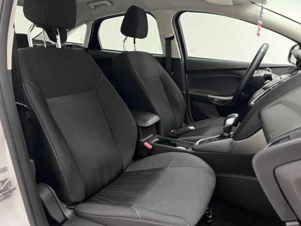 
								FORD FOCUS FASTBACK 2.0 SE 16V FLEX 4P POWERSHIFT 2019 full									