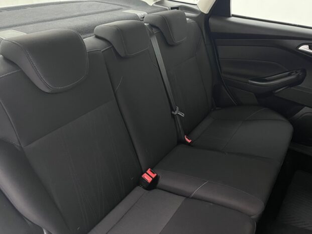 
								FORD FOCUS FASTBACK 2.0 SE 16V FLEX 4P POWERSHIFT 2019 full									