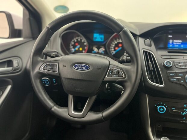 
								FORD FOCUS FASTBACK 2.0 SE 16V FLEX 4P POWERSHIFT 2019 full									