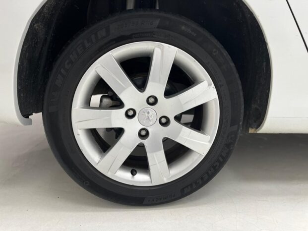 
								PEUGEOT 408 1.6 ALLURE THP 16V FLEX 4P AUTOMÁTICO 2017 full									