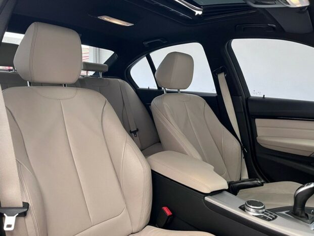 
								BMW 328I 2.0 M SPORT 16V ACTIVEFLEX 4P AUTOMÁTICO 2017 full									